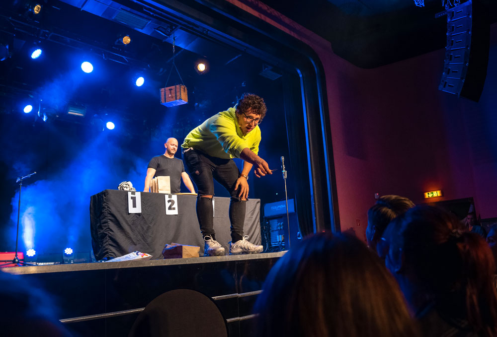 julius-dein-stage-magic
